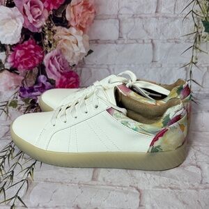 Natural Soul Neela Floral White Sneakers